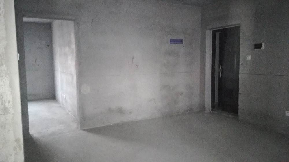 青岛北路北竹岛品乐坊电梯框架三室毛坯有车草143平188万