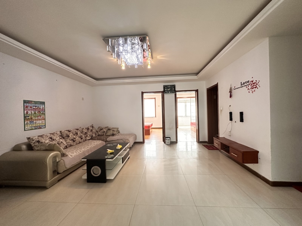 陈家后沟 框架三室方厅精装带草厦99平69.8万