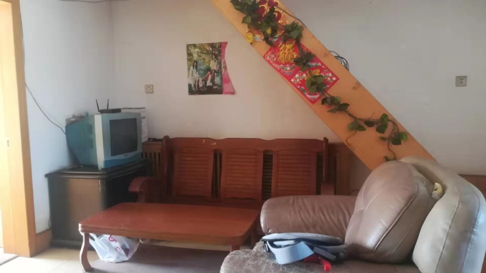 市中心西门 同德路 框架五室两厅两卫简装 带草厦 103平68.8万