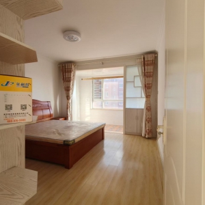 莱茵小镇电梯房