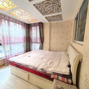 出售翡翠城A区 52平