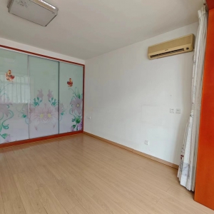 出售建设街多层住人三楼