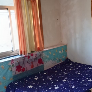 昌鸿A区顶楼80平简装带储藏室