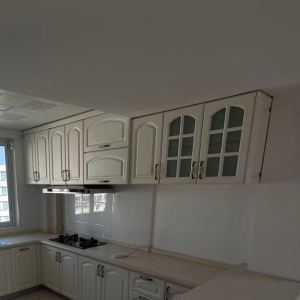 昌鸿k区90平三室精装边户带储藏室