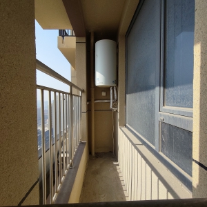 一品雅苑三室毛坯