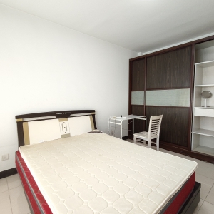 山大学校里125平三室两厅两卫带储藏室