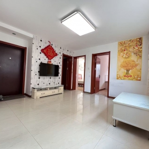 雍辉苑3楼精装修地热