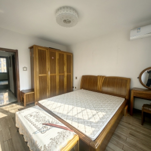 出售天东家园（小城故事）电梯7楼精装3室