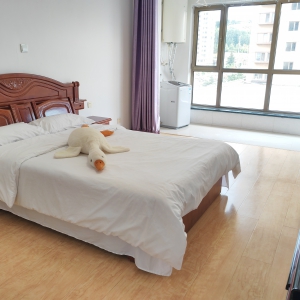 出售田美家园电梯房三室两厅一卫简单装修