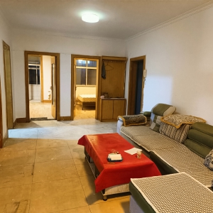 天津路 住人一楼简单装修南北通透带储藏室