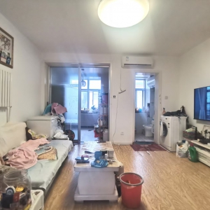 码头小学实验中学住人六楼