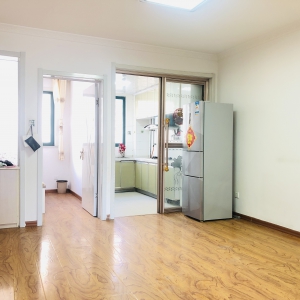 出售田村Ａ区　多层住人6楼顶楼　三室精装80平　带储　53万