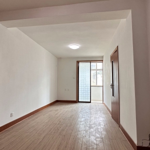 海城巷多层住人3楼 62平两室一厅一卫简装带储 36.8万